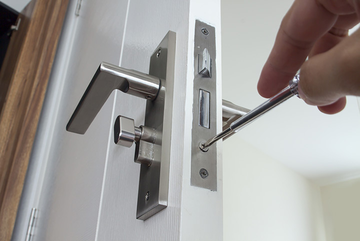 Our local locksmiths are able to repair and install door locks for properties in Brondesbury Park and the local area.